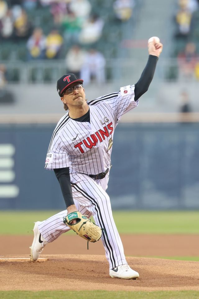 라클란 웰스의 투구