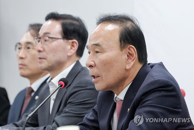 발언하는 국민의힘 박덕흠 공관위원장