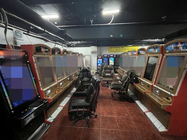 경찰에 적발된 불법 게임장