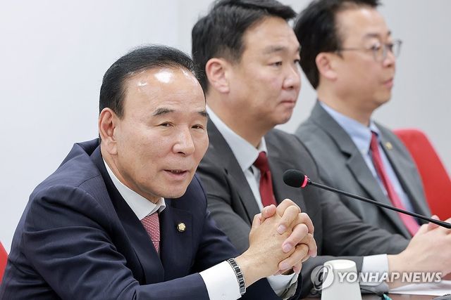 공관위 첫 회의서 발언하는 국민의힘 박덕흠 공관위원장