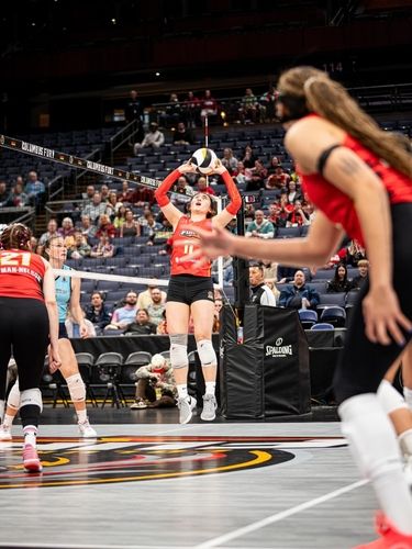 토스하는 오드리 박 