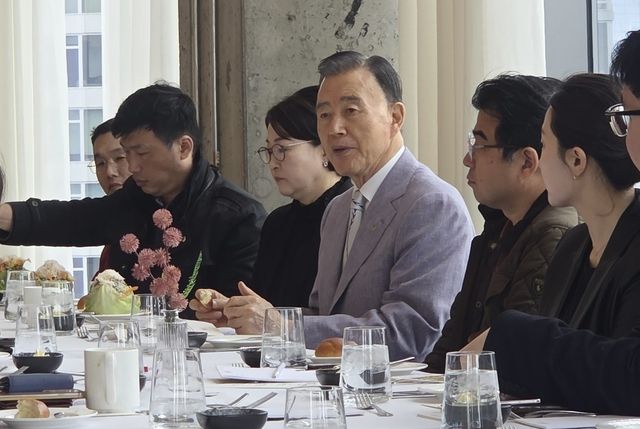 발언하는 홍문표 aT 사장 