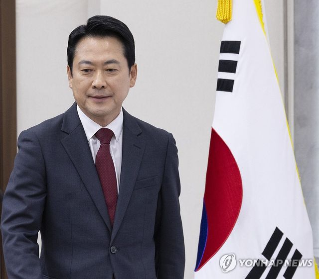 방미 성과 기자회견 입장하는 장동혁 대표