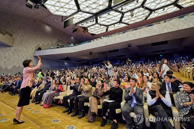 K-드림 스테이지 참석한 김혜경 여사