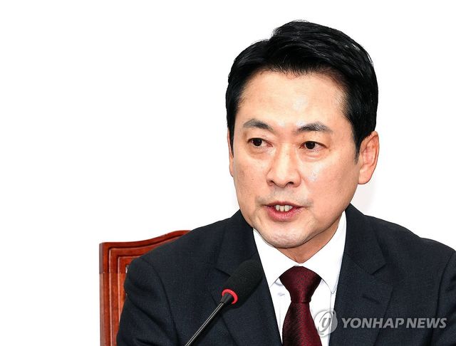 최고위원회의 발언하는 장동혁 대표