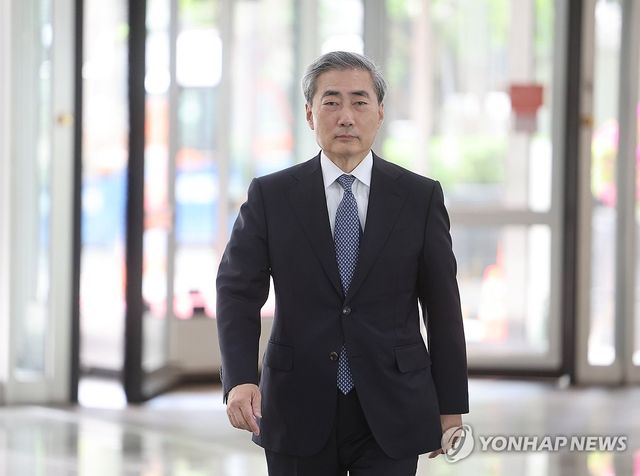 신현송 한국은행 총재 후보자 출근