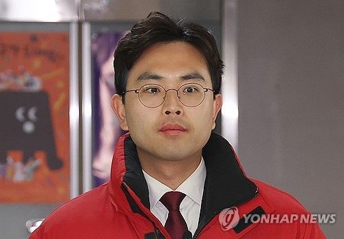 자유통일당 이강산 사무부총장