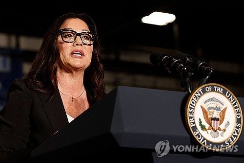 로리 차베스-디레머 미 노동장관