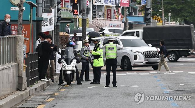 우회전 집중단속하는 경찰