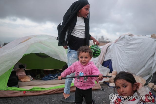 텐트에 사는 레바논 피란민들