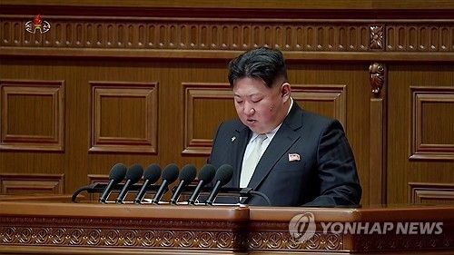 김정은, 당대회서 핵무력 확대 천명