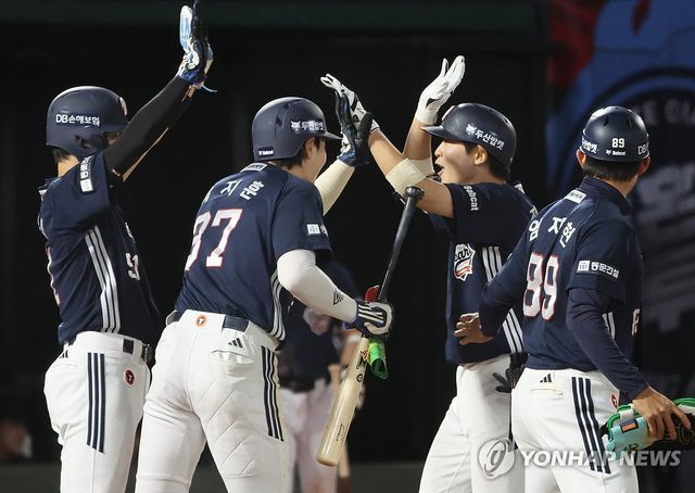 정수빈, 승부 가르는 3점포