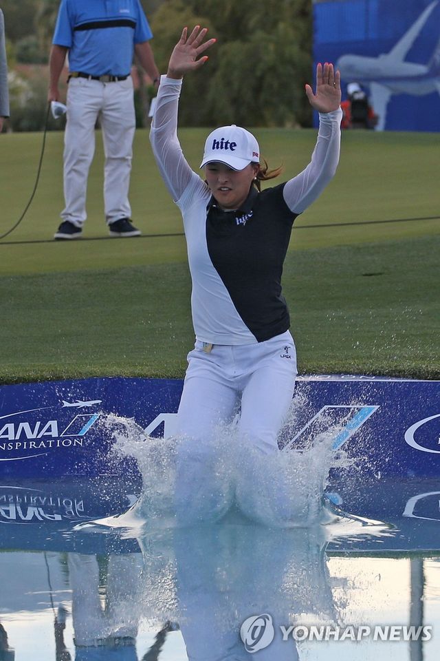 2019년 우승 세리머니 펼치는 고진영