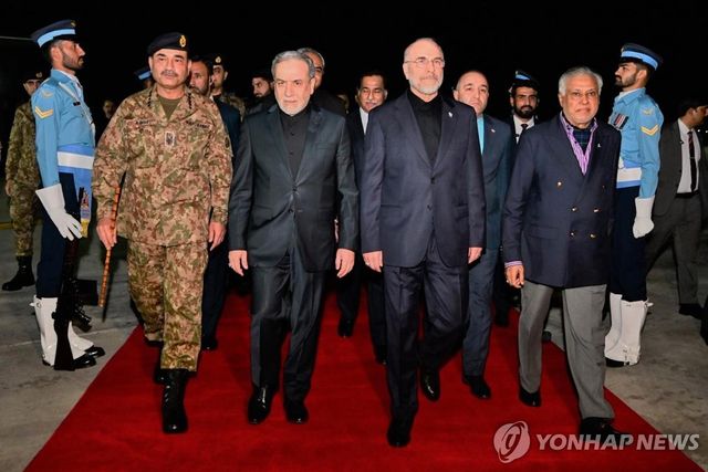 미국과의 첫 종전 협상 당시 이란 대표단