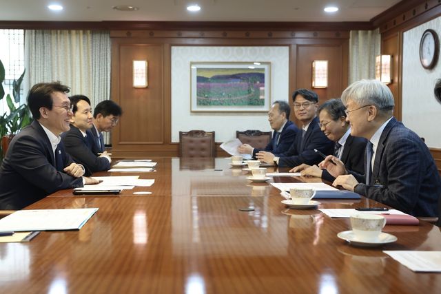 金총리, 에너지와 과학기술 간담회 개최