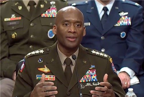 청문회 출석한 브런슨 사령관