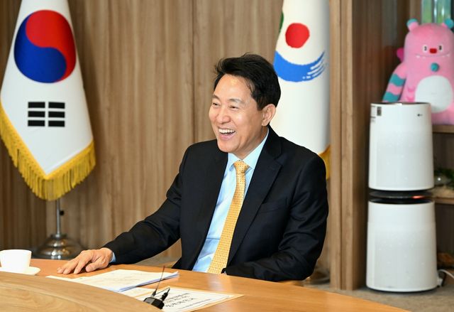 간담회에서 대화하는 오세훈 시장