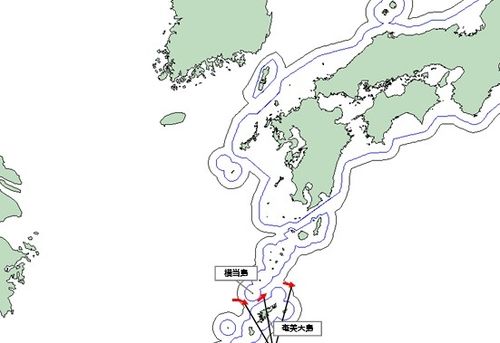중국 함선 일본 서쪽 섬 사이 통과