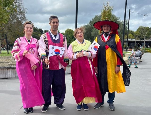 한복 체험하는 뉴질랜드 현지인들