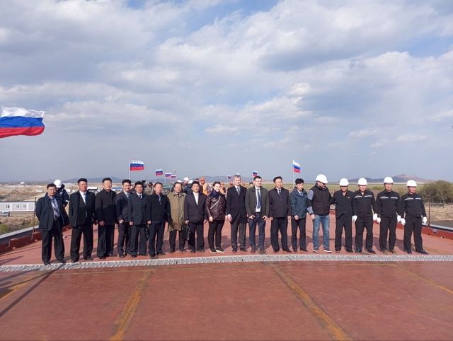 두만강에서 열린 북러 자동차 교량 연결식