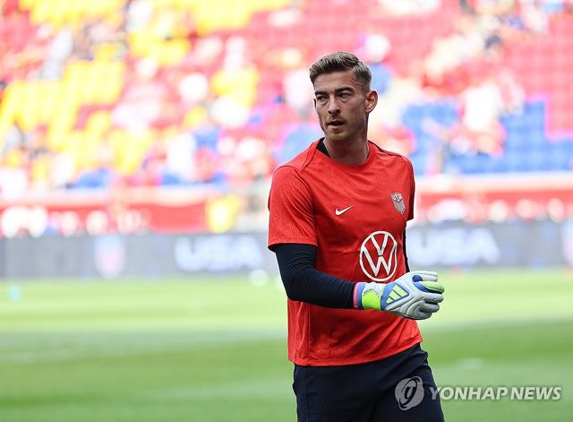 훈련하는 조너선 클린스만