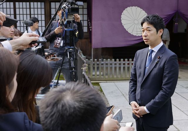 야스쿠니 신사 참배한 일본유신회의 후지타 후미타케 공동대표