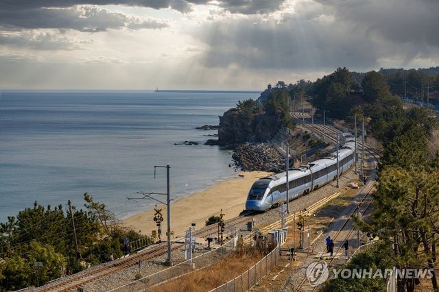 하평해변 철도건널목