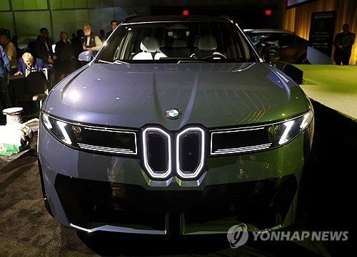 최근 뉴욕오토쇼에 전시된 BMW iX3