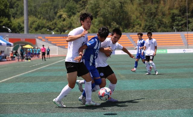 금석별 전국 고교 축구대회 장면