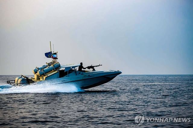 이란 이슬람혁명수비대의 고속공격정 훈련