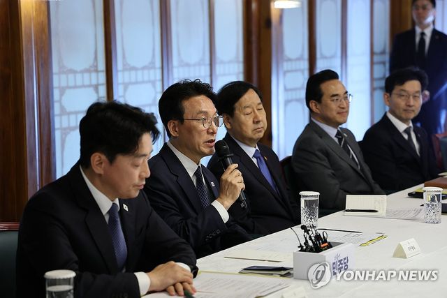 발언하는 김민석 국무총리