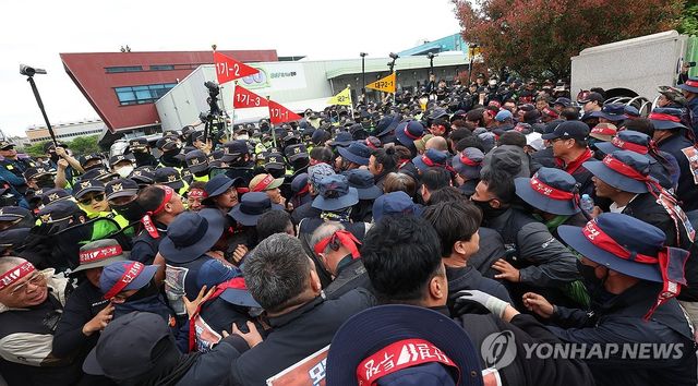 진주 BGF로지스 진주센터 입구 대치