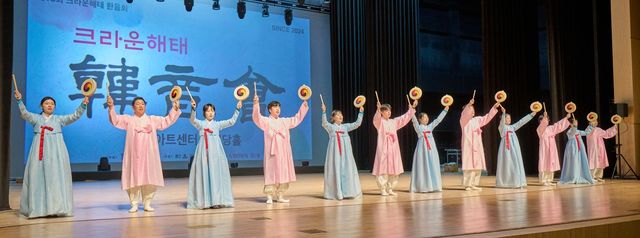국악동아리 민들레팀의 민요 장기타령 공연