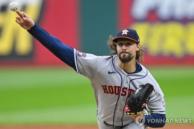 MLB 휴스턴에서 선발로 등판한 한화 출신 와이스