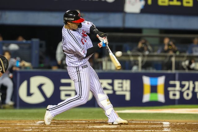 시즌 1호 홈런을 결승 2점 홈런으로 장식한 송찬의