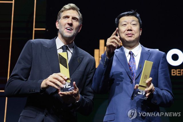 디르크 노비츠키와 왕즈즈