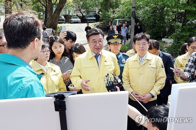 윤호중 장관, 하천·계곡 불법 점용시설 정비 실태 현장점검