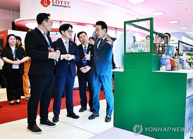 한-베트남 비즈니스 파트너십 현장 방문한 김정관 장관