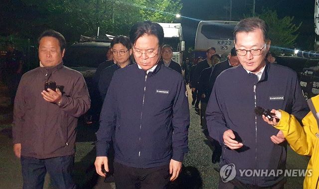 화물연대 집회 현장 찾은 노동부 장관