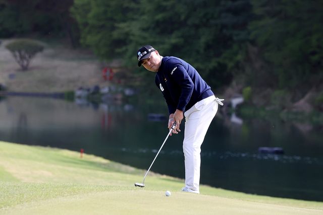 퍼트하는 이태훈