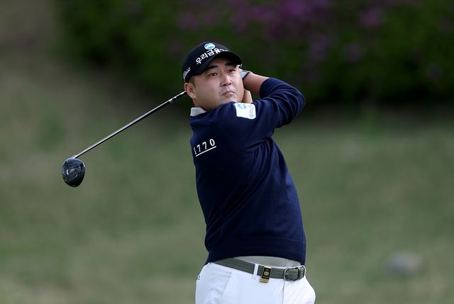 1라운드 단독 선두 이태훈 