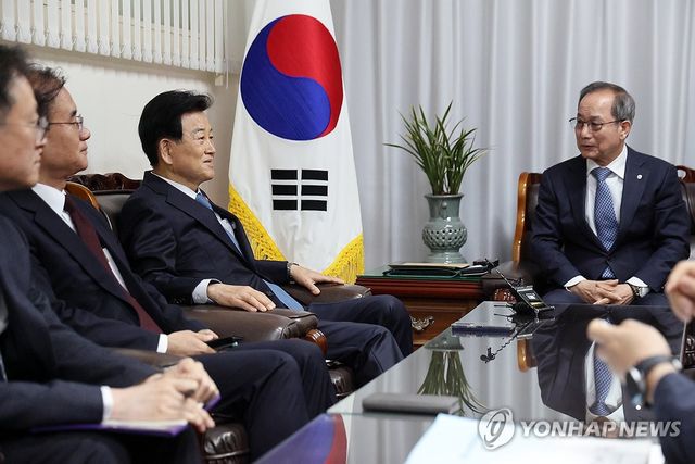 정동영 장관, 박인준 한국종교인평화회의 대표회장 예방