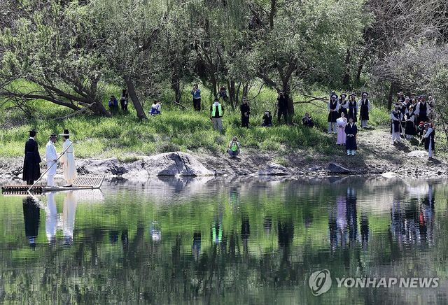 노산군으로 강봉된 단종유배길 569년 만에 재현