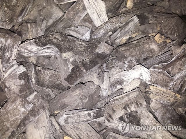 숯. 위 사진은 기사와 직접 관련이 없습니다.