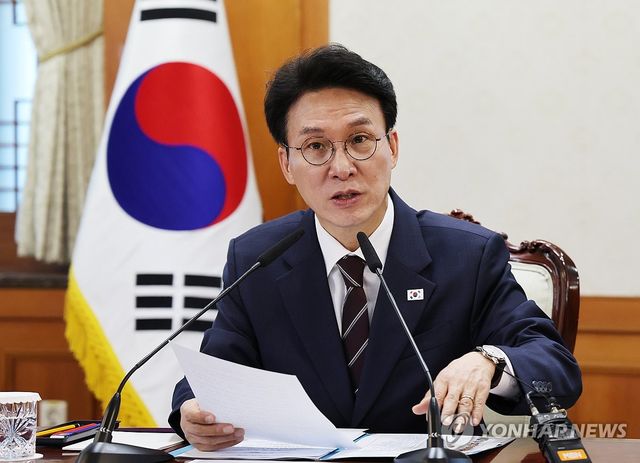 성장엔진 연계 지역인재 양성 관계장관 회의 주재하는 김민석 국무총리