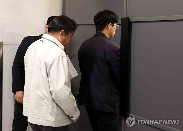 교섭 나선 화물연대-BGF로지스