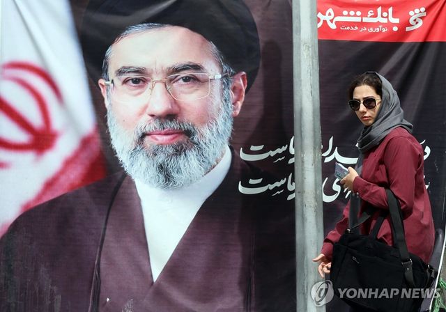 이란 최고지도자 모즈타바 하메네이 사진