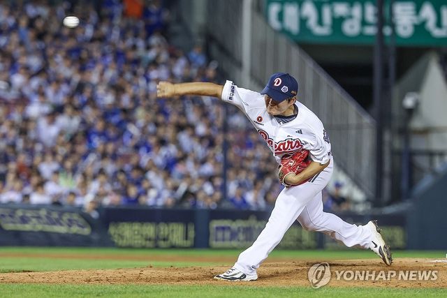 역투하는 김택연