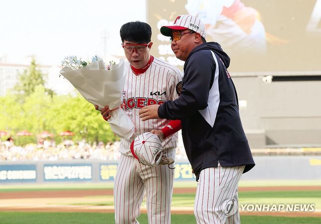 양현종, KBO 최초 2천200 탈삼진 달성