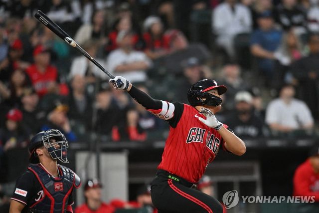 동점 솔로 아치 그린 무라카미 